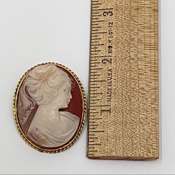 Vintage Unsigned Victorian Lady Cameo Brooch - Picture 7 of 12